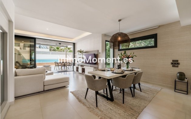 Resale - Villa - Marbella - Puerto Banús