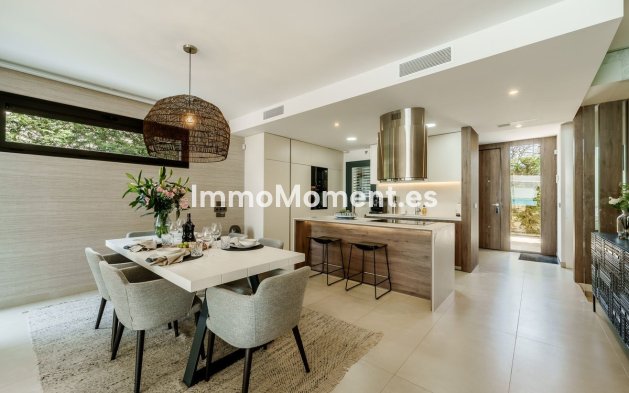 Resale - Villa - Marbella - Puerto Banús