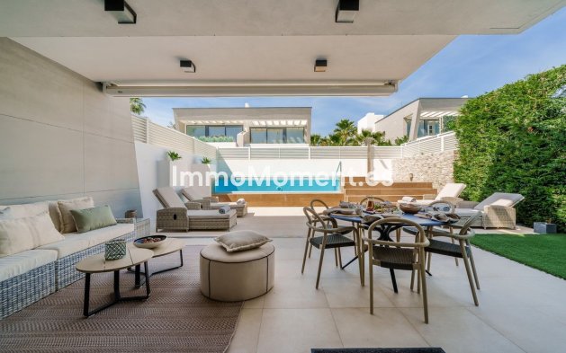 Resale - Villa - Marbella - Puerto Banús