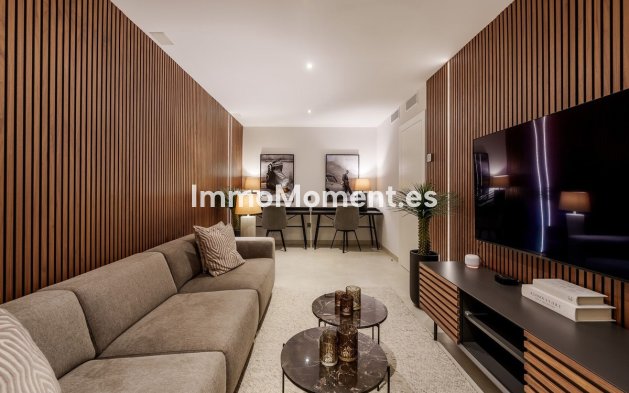 Resale - Villa - Marbella - Puerto Banús