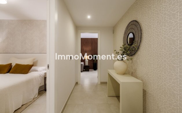 Resale - Villa - Marbella - Puerto Banús