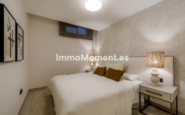 Resale - Villa - Marbella - Puerto Banús