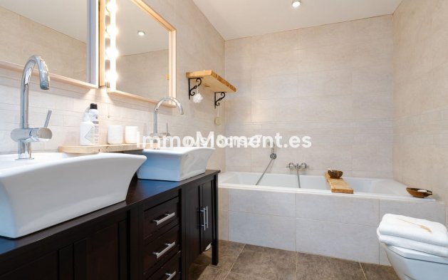 Resale - Villa - Marbella - El Rosario