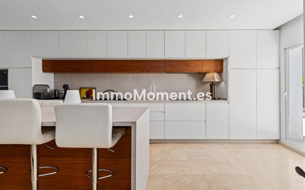 Revente - Appartement - Estepona  - Estepona Centro