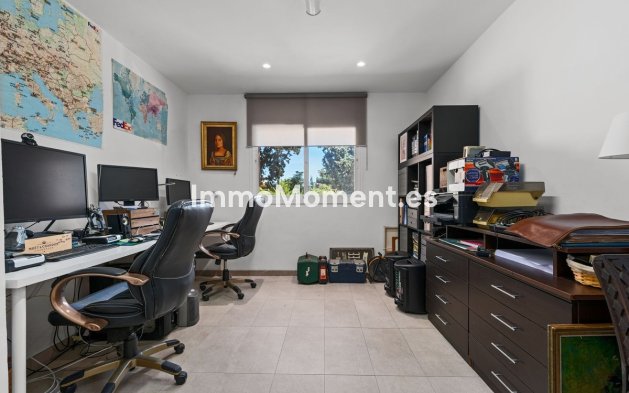 Revente - Appartement - Estepona  - Estepona Centro