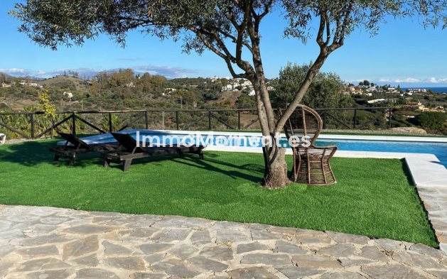 Revente - Villa - Estepona  - Estepona Centro