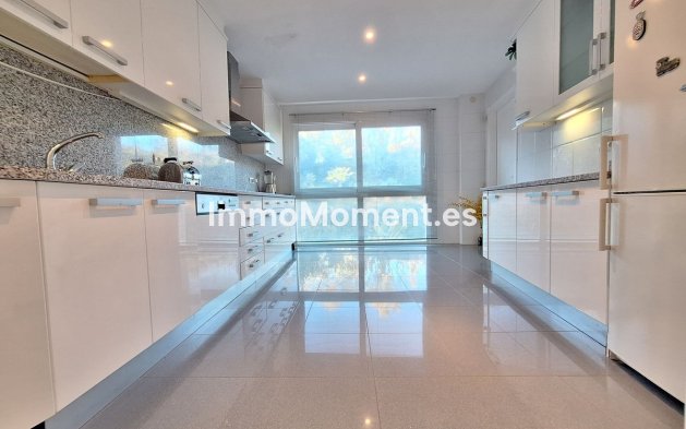 Wiederverkauf - Wohnung - Marbella - Nueva Andalucía