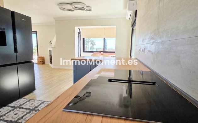 Resale - Villa - Manilva