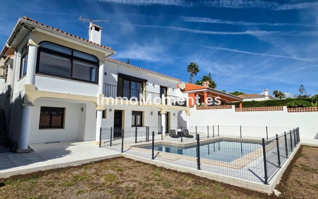 Resale - Villa - Manilva