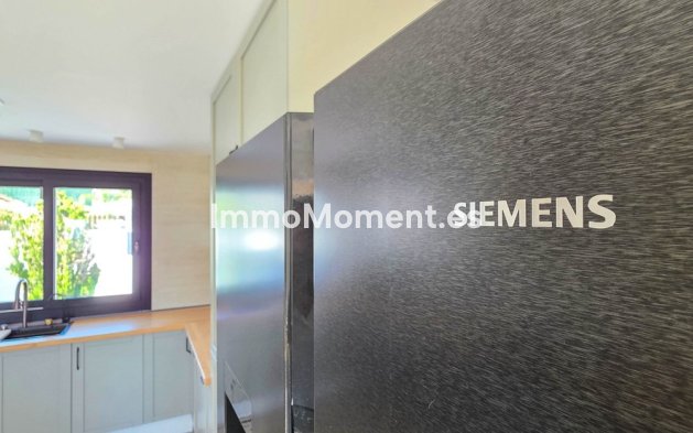 Resale - Villa - Manilva