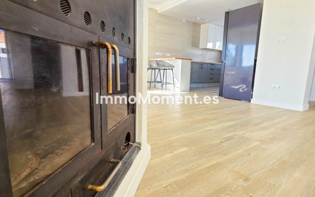 Resale - Villa - Manilva