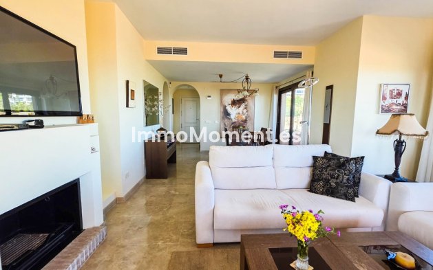 Resale - Apartment - Manilva - La Duquesa