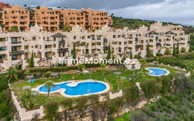 Resale - Apartment - Manilva - La Duquesa