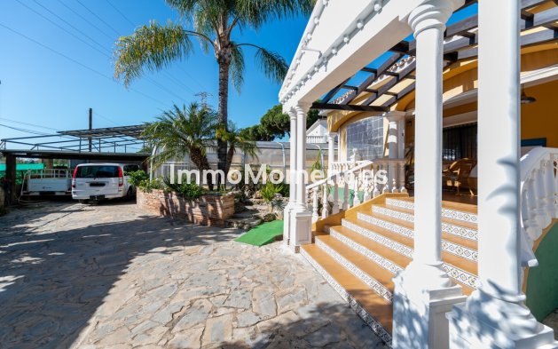 Resale - Villa - Marbella - Las Chapas
