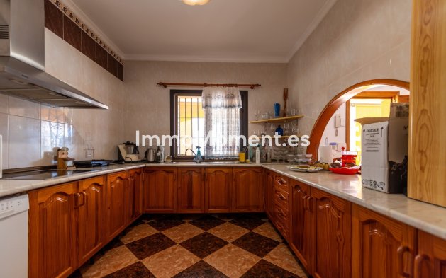 Resale - Villa - Marbella - Las Chapas