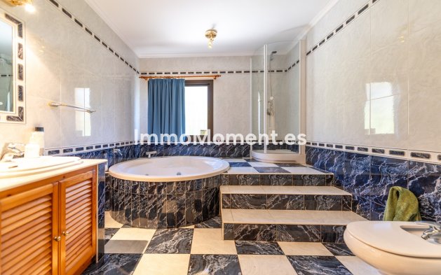 Resale - Villa - Marbella - Las Chapas