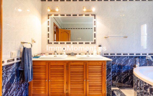 Resale - Villa - Marbella - Las Chapas