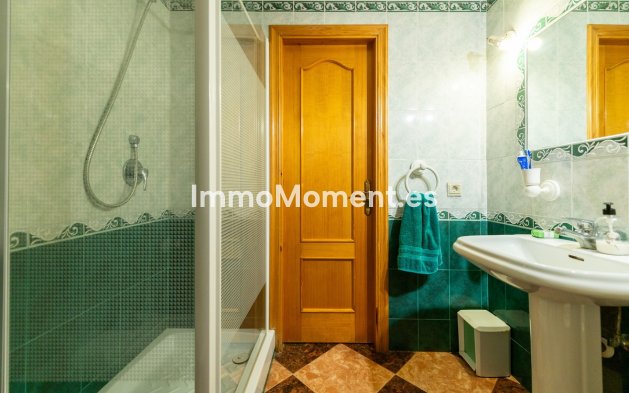 Resale - Villa - Marbella - Las Chapas