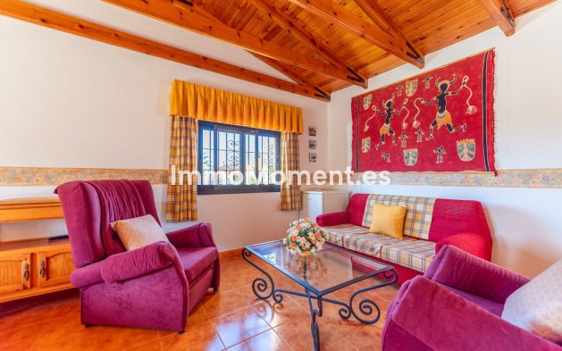 Resale - Villa - Marbella - Las Chapas