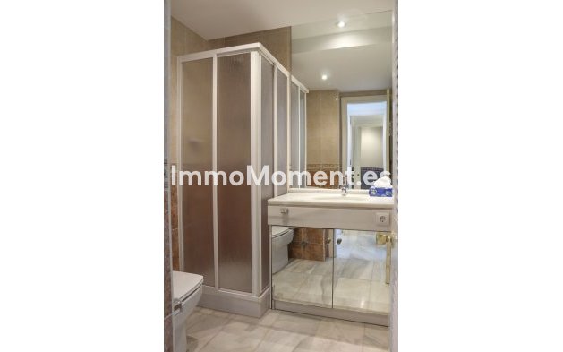 Resale - Apartment - Marbella - Puerto Banús