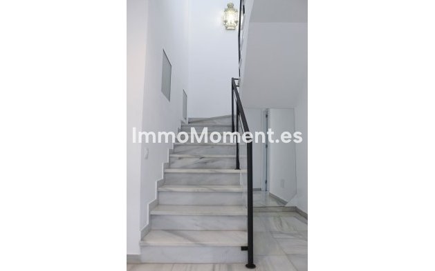 Resale - Apartment - Marbella - Puerto Banús