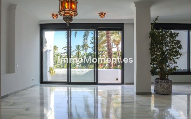 Resale - Apartment - Marbella - Puerto Banús