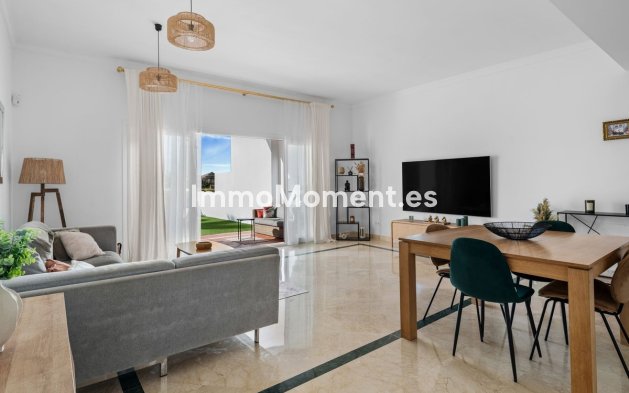 Resale - Apartment - Benahavís - Benahavís Centro
