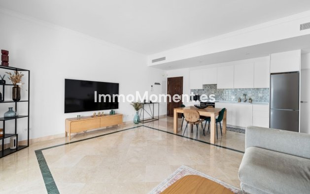 Resale - Apartment - Benahavís - Benahavís Centro