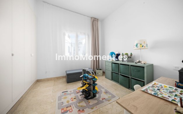 Resale - Apartment - Benahavís - Benahavís Centro