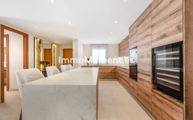 Revente - Appartement - Marbella - Nueva Andalucía