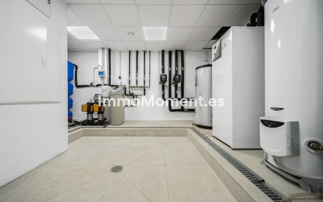 Wiederverkauf - Villa - Marbella - Marbesa