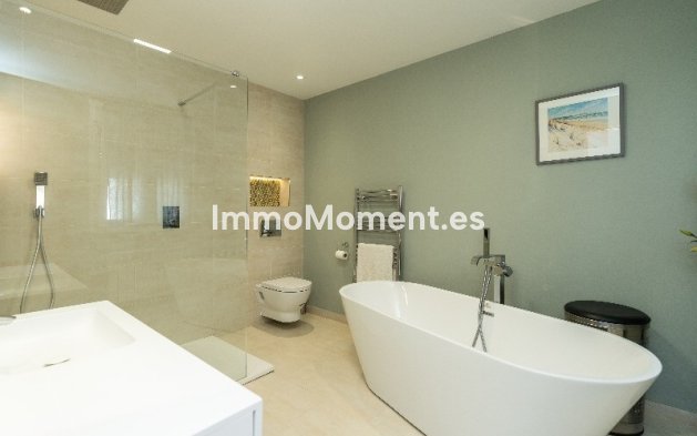 Resale - Villa - Marbella - Marbesa