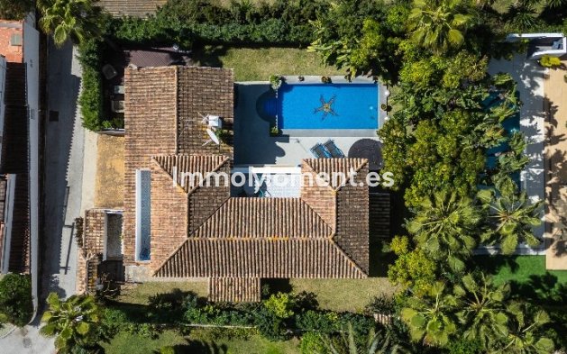 Resale - Villa - Marbella - Marbesa