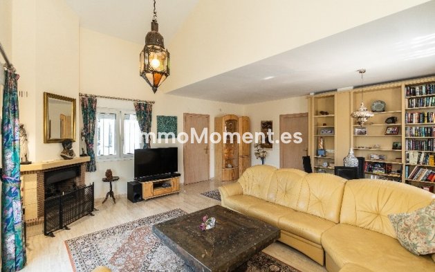 Resale - Villa - Marbella - Marbesa