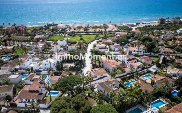 Resale - Villa - Marbella - Marbesa