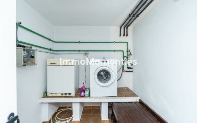 Resale - Villa - Marbella - Marbesa