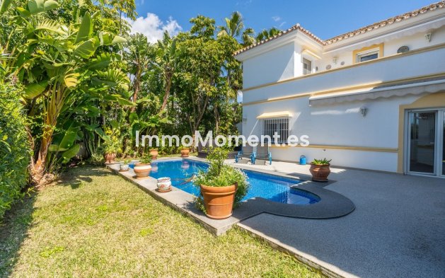 Resale - Villa - Marbella - Marbesa