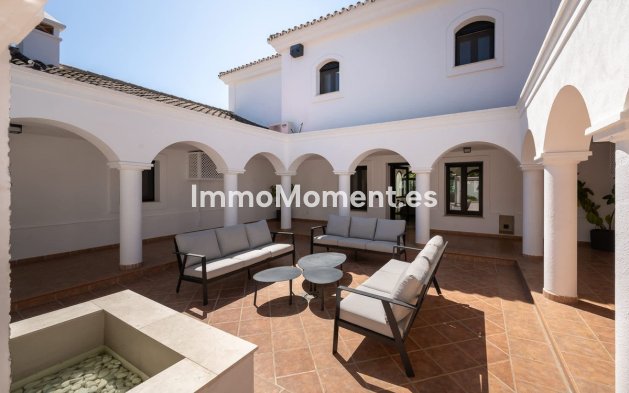 Resale - Villa - Marbella - Marbesa