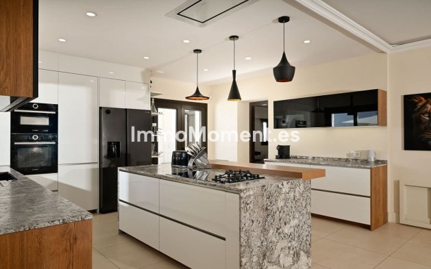 Resale - Villa - Marbella - Marbesa