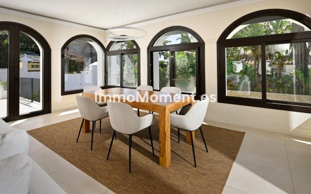 Resale - Villa - Marbella - Marbesa