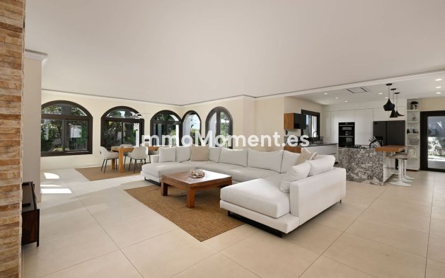Resale - Villa - Marbella - Marbesa