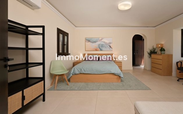 Resale - Villa - Marbella - Marbesa