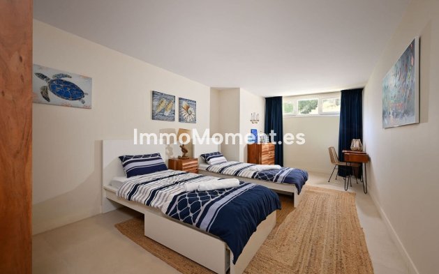 Resale - Villa - Marbella - Marbesa