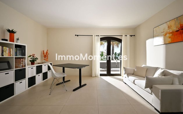 Resale - Villa - Marbella - Marbesa