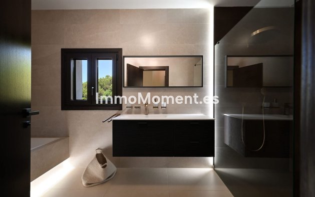 Resale - Villa - Marbella - Marbesa