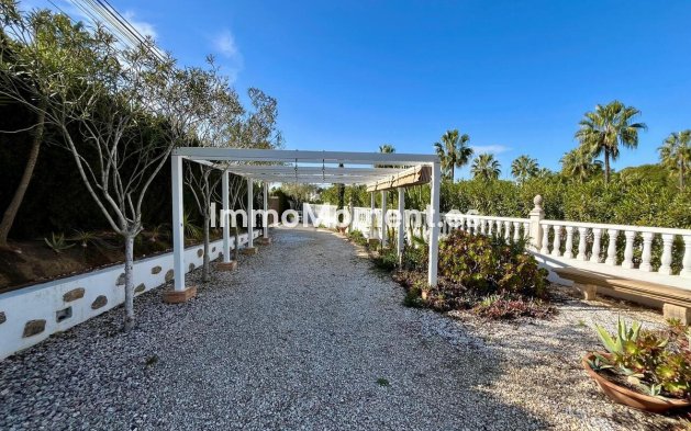 Resale - Villa - Orihuela - Villamartin