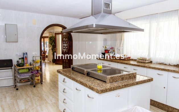 Wiederverkauf - Villa - Estepona  - Estepona Centro