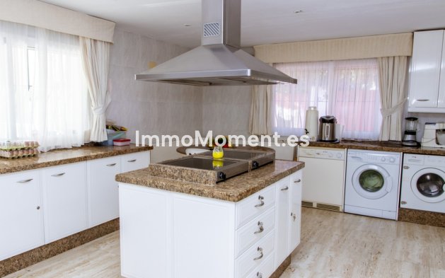 Wiederverkauf - Villa - Estepona  - Estepona Centro