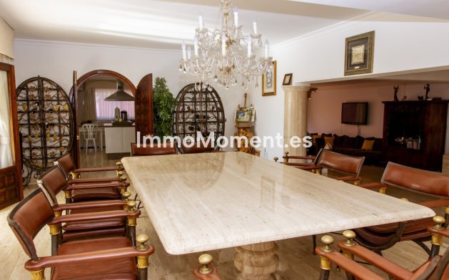 Wiederverkauf - Villa - Estepona  - Estepona Centro