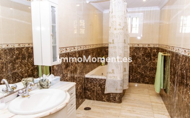 Wiederverkauf - Villa - Estepona  - Estepona Centro